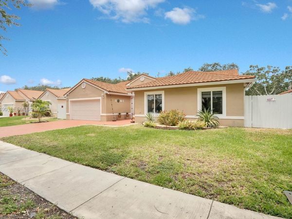 1910 SW 135th Way , Miramar, FL 33027