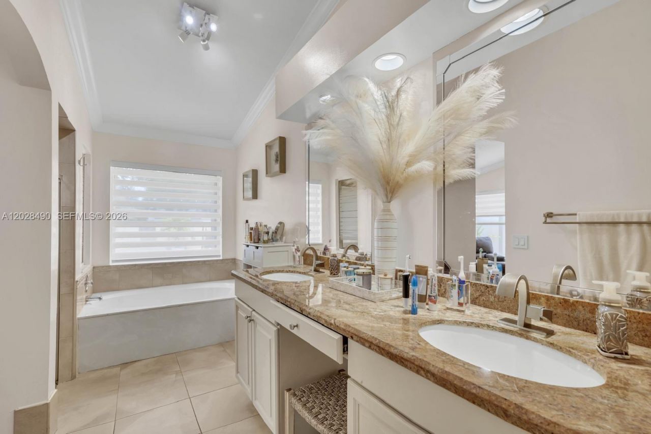 1910 SW 135th Way , Miramar, FL 33027 Photo