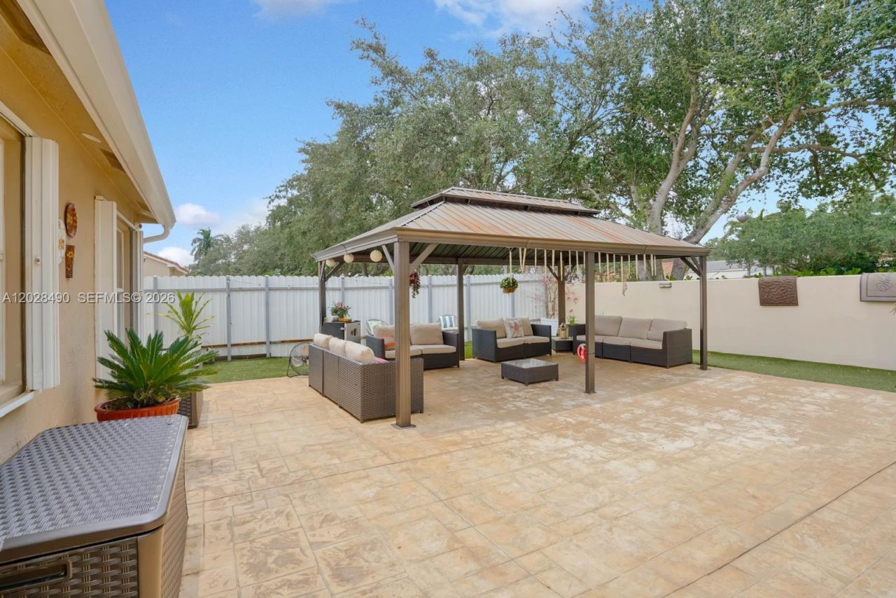 1910 SW 135th Way , Miramar, FL 33027 Photo