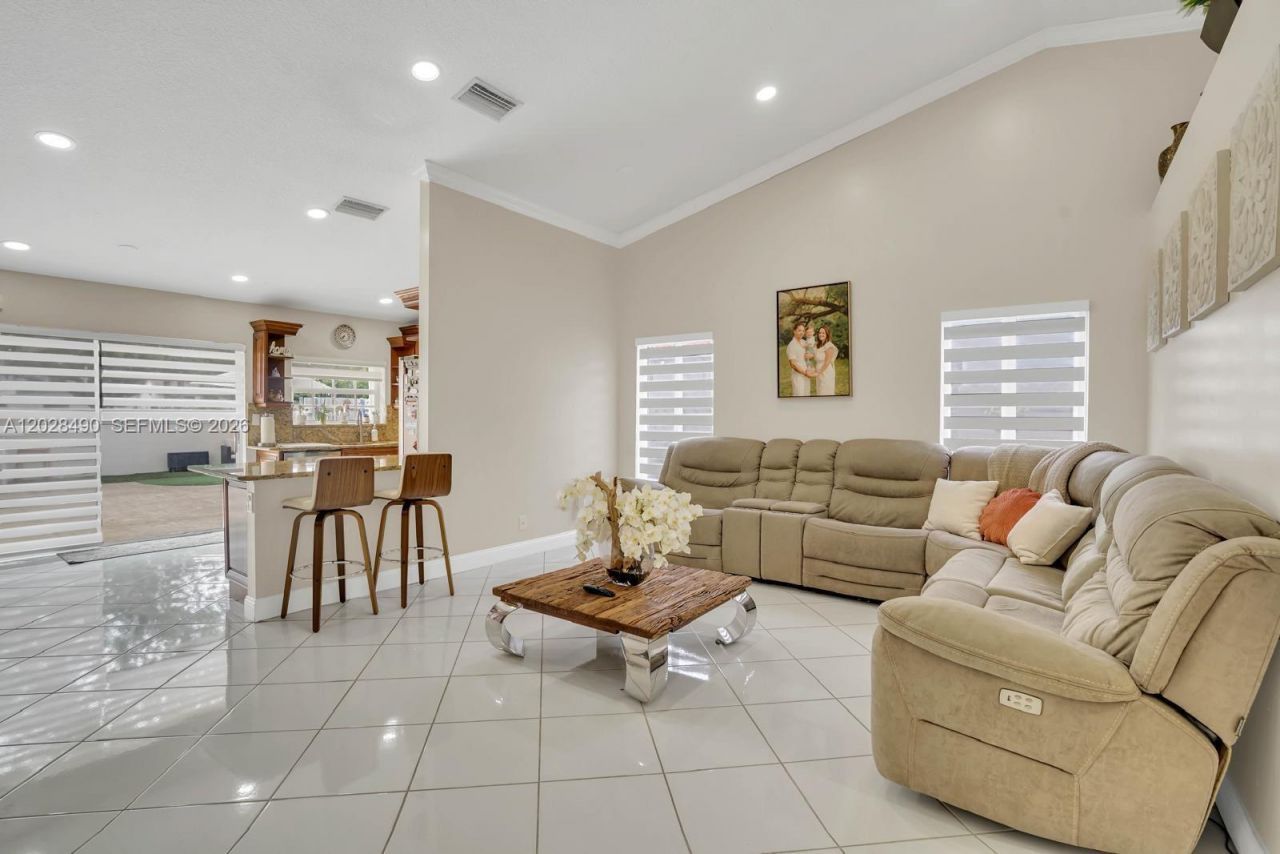 1910 SW 135th Way , Miramar, FL 33027 Photo