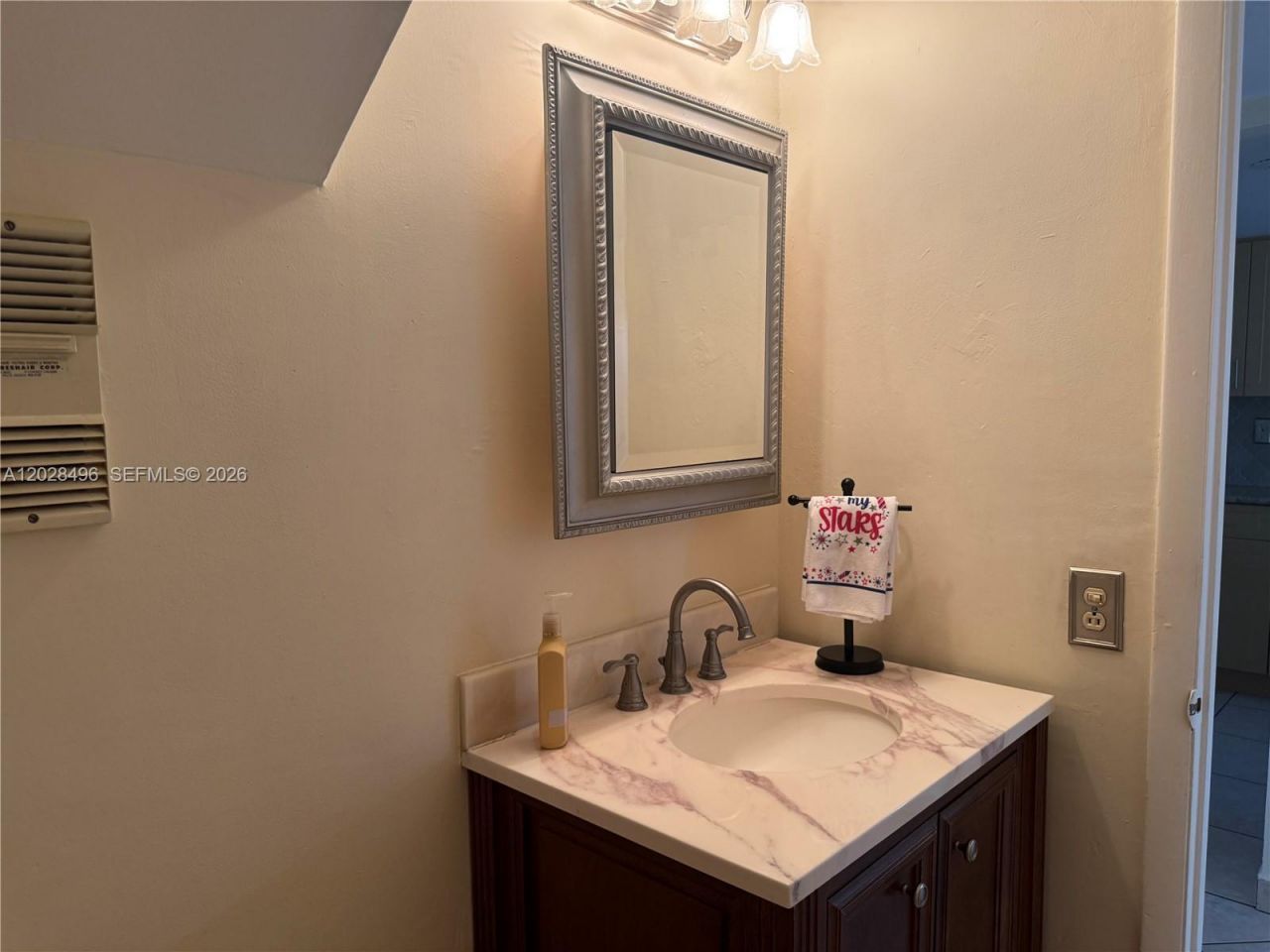 7033 NW 169th St, Hialeah, FL 33015 Photo