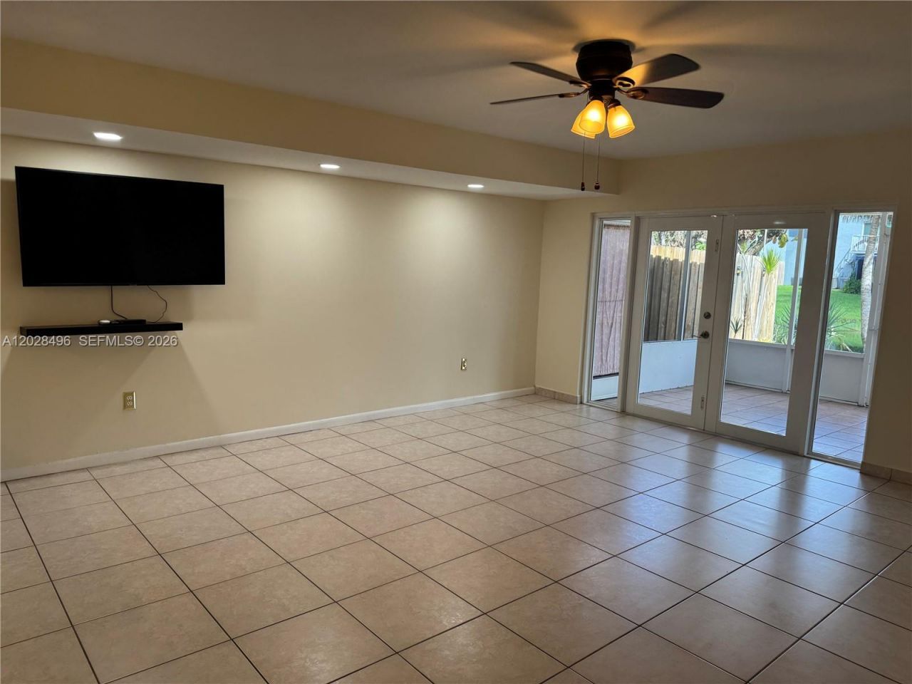 7033 NW 169th St, Hialeah, FL 33015 Photo