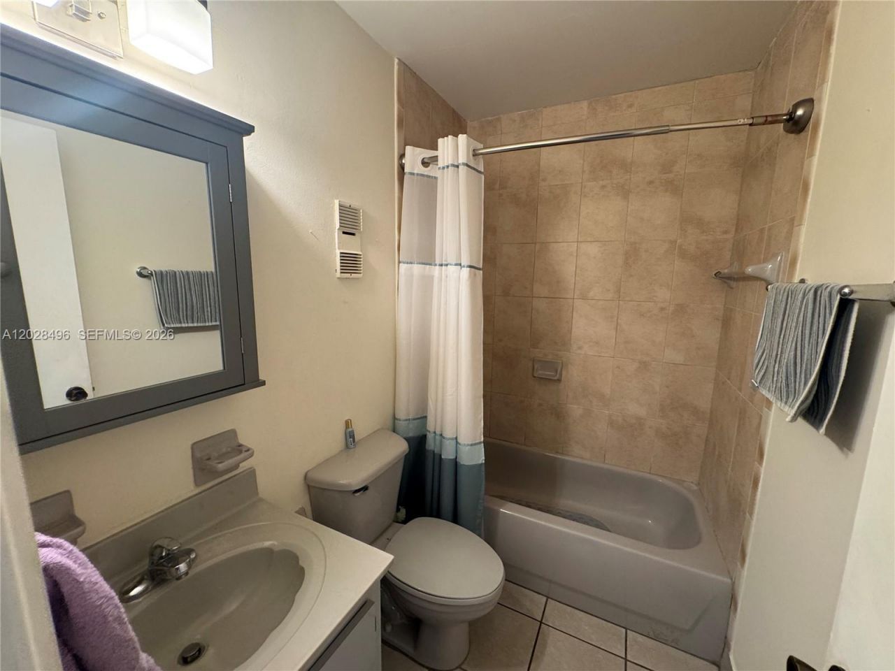 7033 NW 169th St, Hialeah, FL 33015 Photo