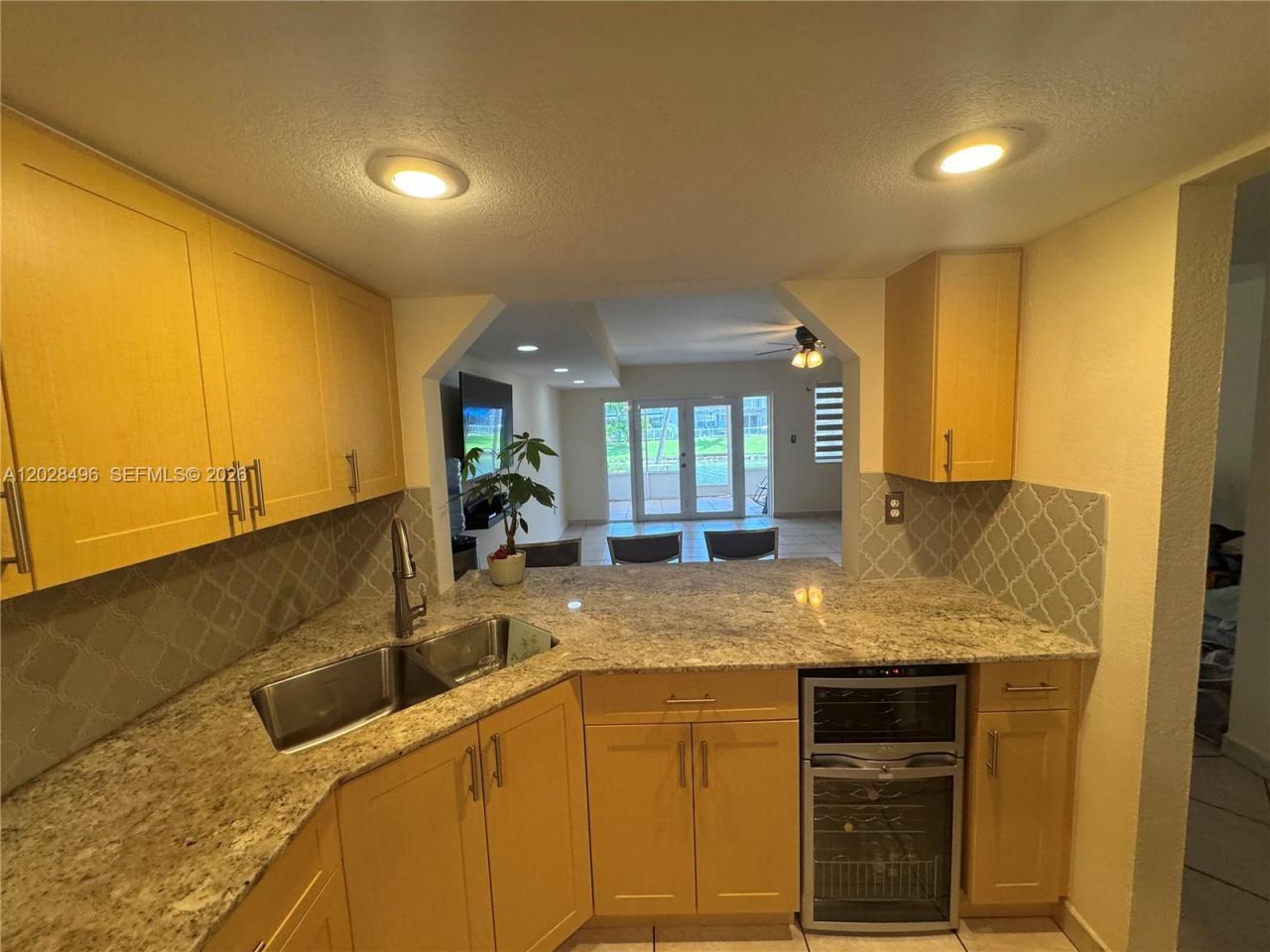 7033 NW 169th St, Hialeah, FL 33015 Photo