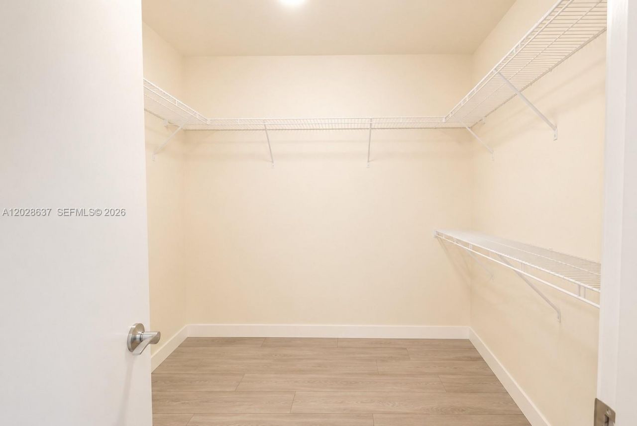 999 SW 1st Ave , Unit 2112, Miami, FL 33130 Photo