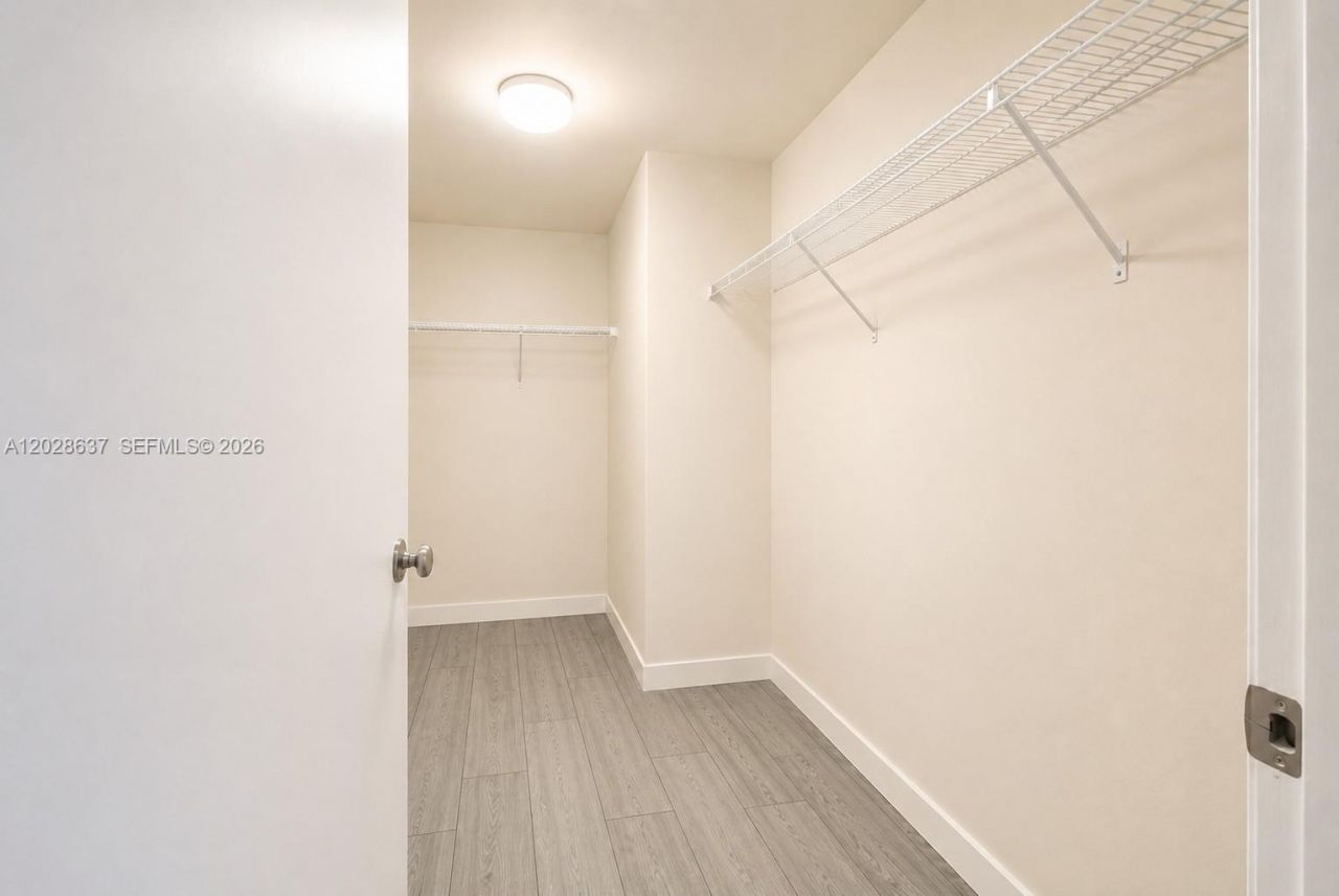 999 SW 1st Ave , Unit 2112, Miami, FL 33130 Photo