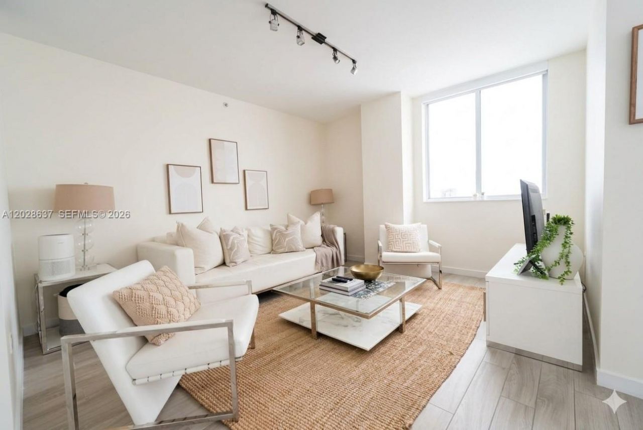 999 SW 1st Ave , Unit 2112, Miami, FL 33130 Photo