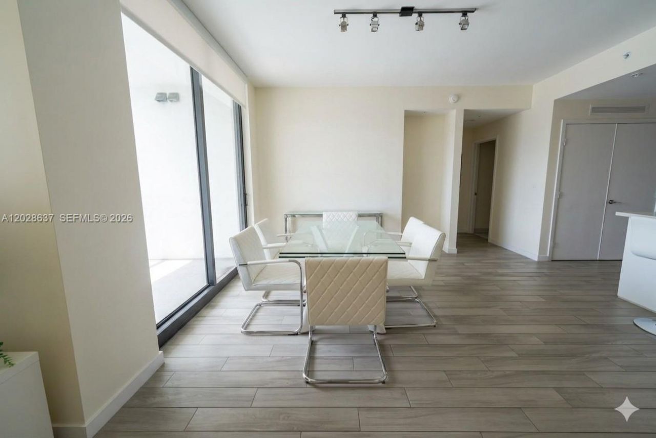 999 SW 1st Ave , Unit 2112, Miami, FL 33130 Photo