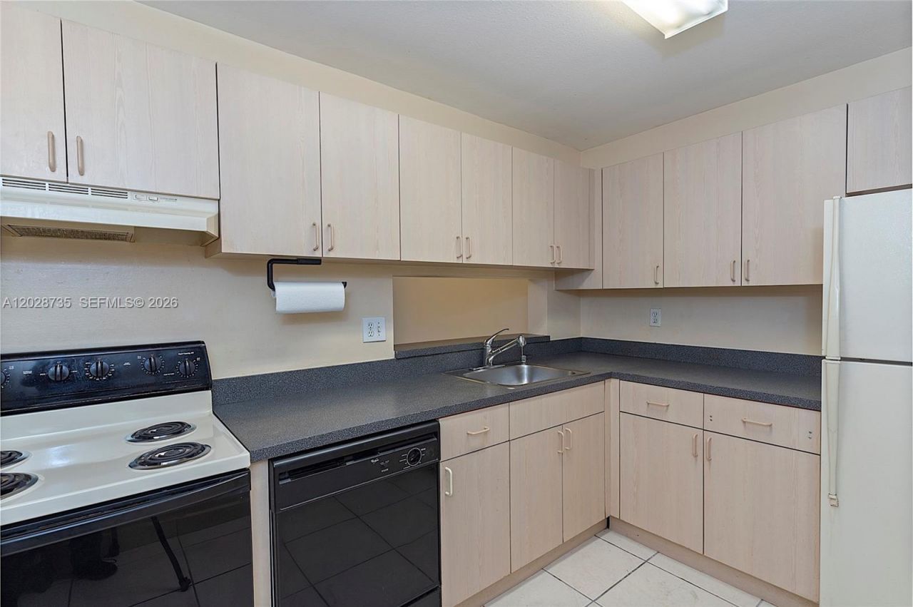 8760 SW 133rd Ave Rd , Unit 301, Miami, FL 33183 Photo