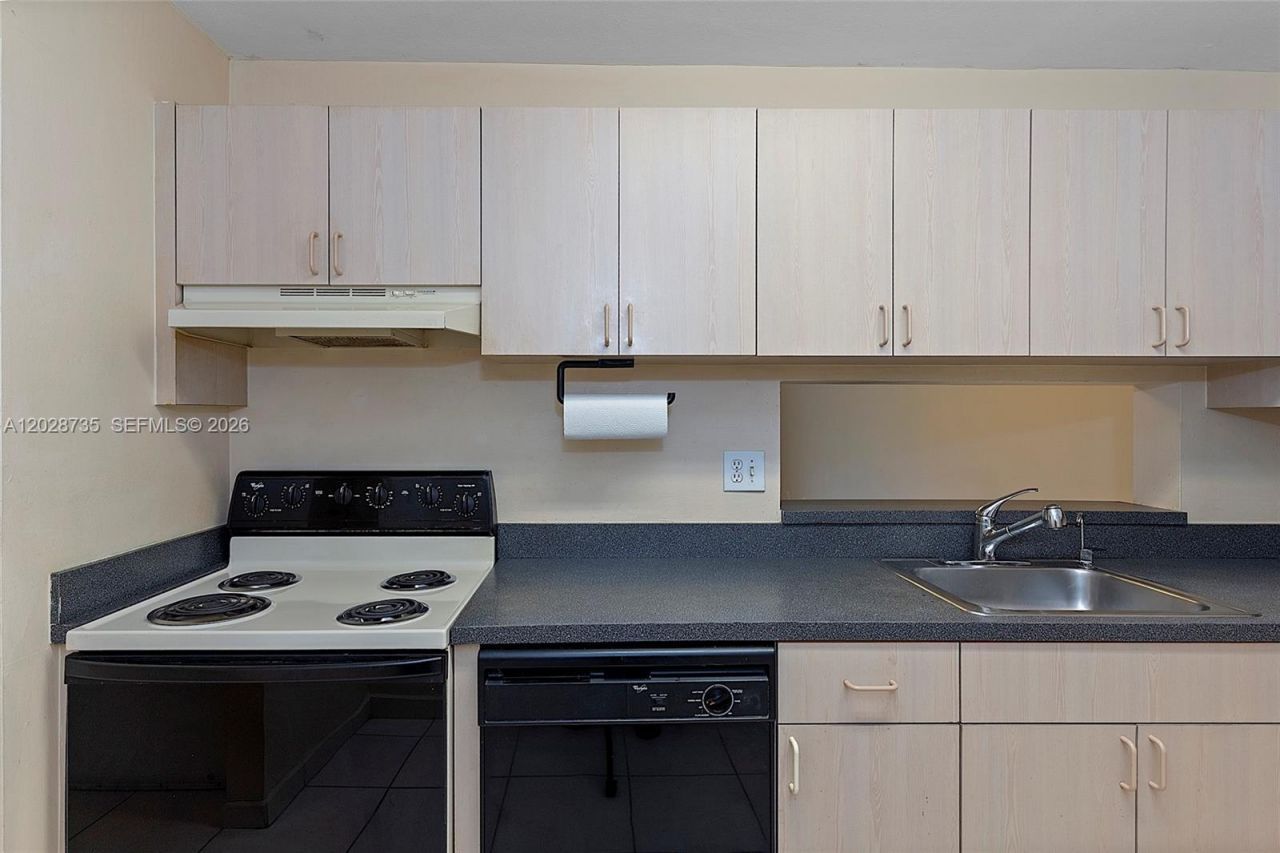 8760 SW 133rd Ave Rd , Unit 301, Miami, FL 33183 Photo