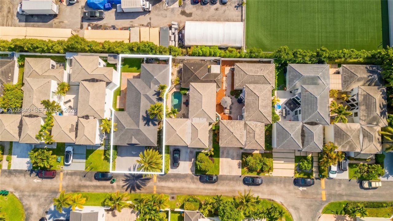 2558 NE 206th Ter , Aventura, FL 33180 Photo