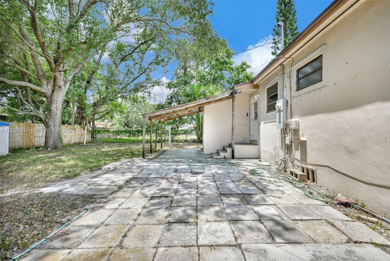 130 NE 171st Ter , Miami, FL 33162 Photo