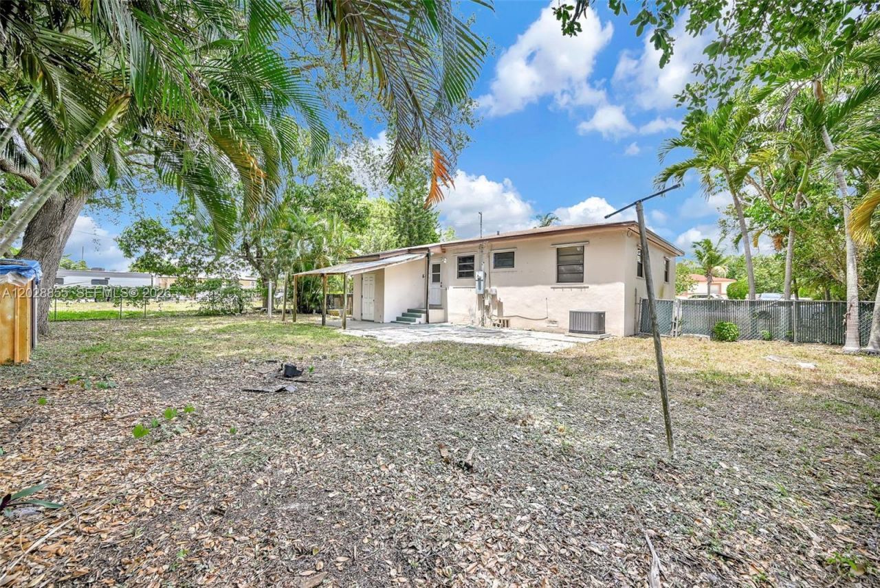 130 NE 171st Ter , Miami, FL 33162 Photo