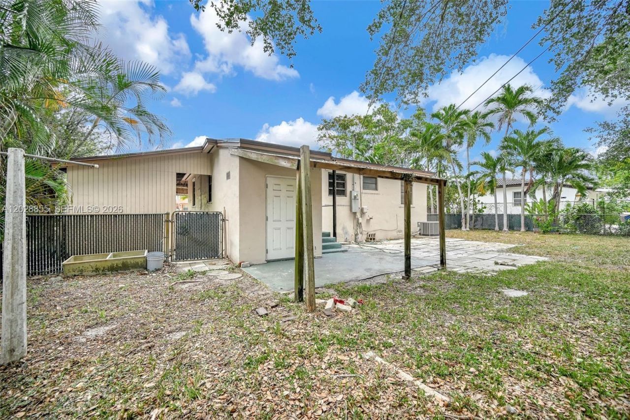 130 NE 171st Ter , Miami, FL 33162 Photo