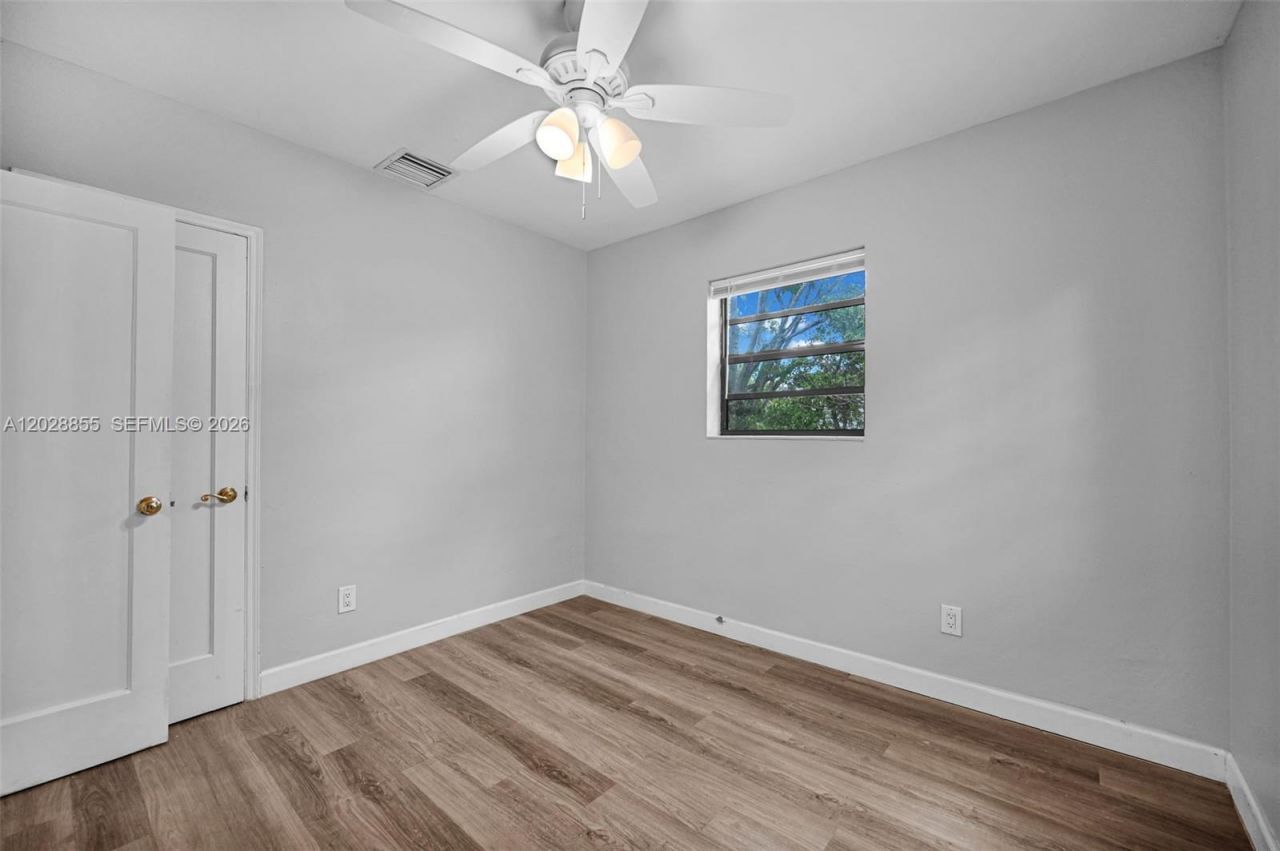 130 NE 171st Ter , Miami, FL 33162 Photo