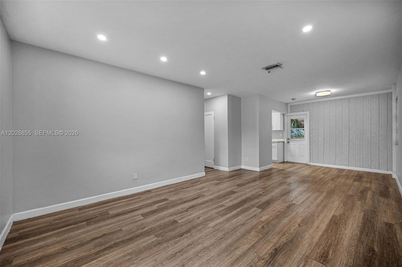 130 NE 171st Ter , Miami, FL 33162 Photo