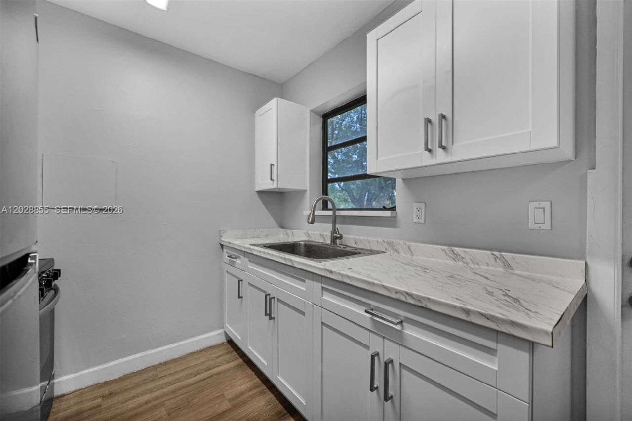 130 NE 171st Ter , Miami, FL 33162 Photo