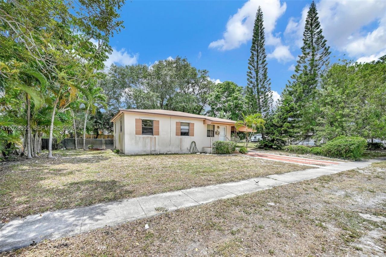 130 NE 171st Ter , Miami, FL 33162 Photo