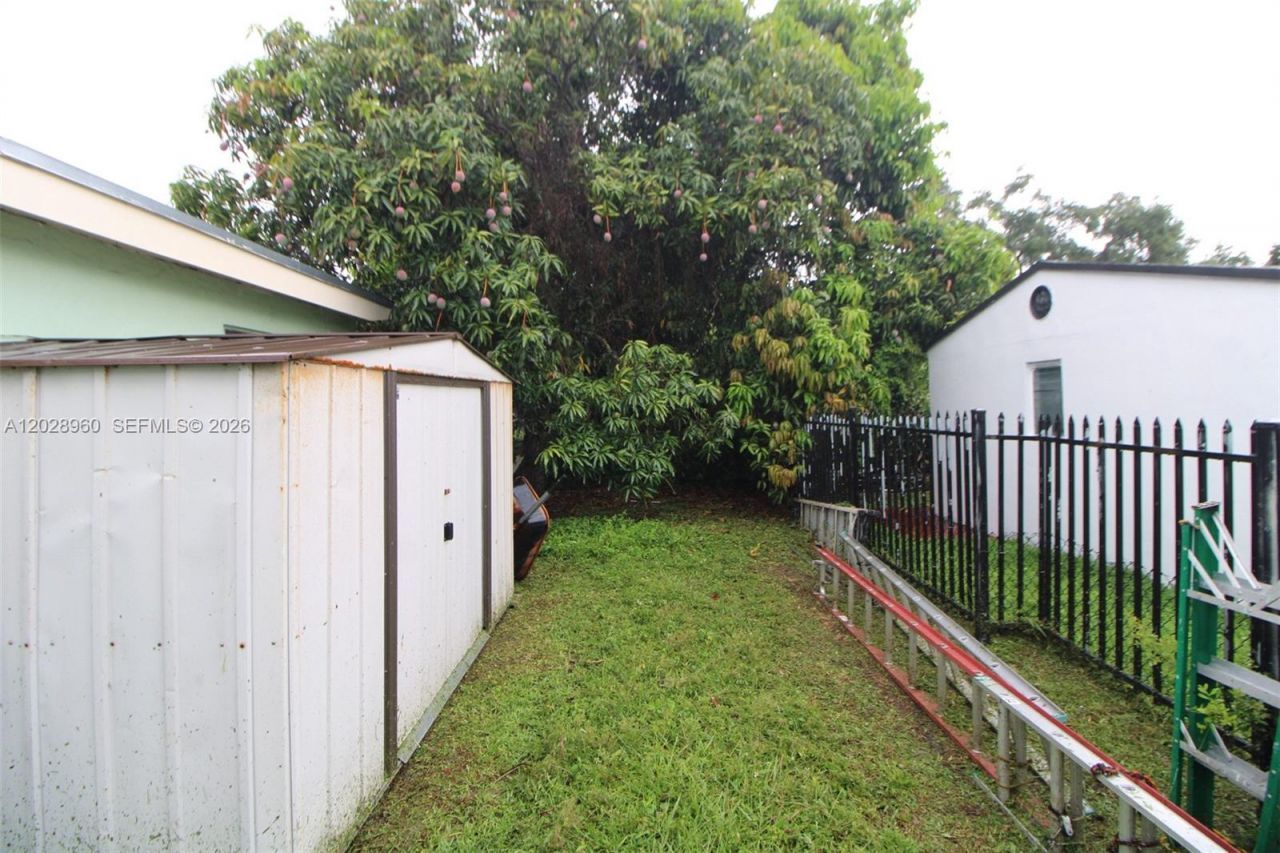 1741 NW 92nd St, Miami, FL 33147 Photo