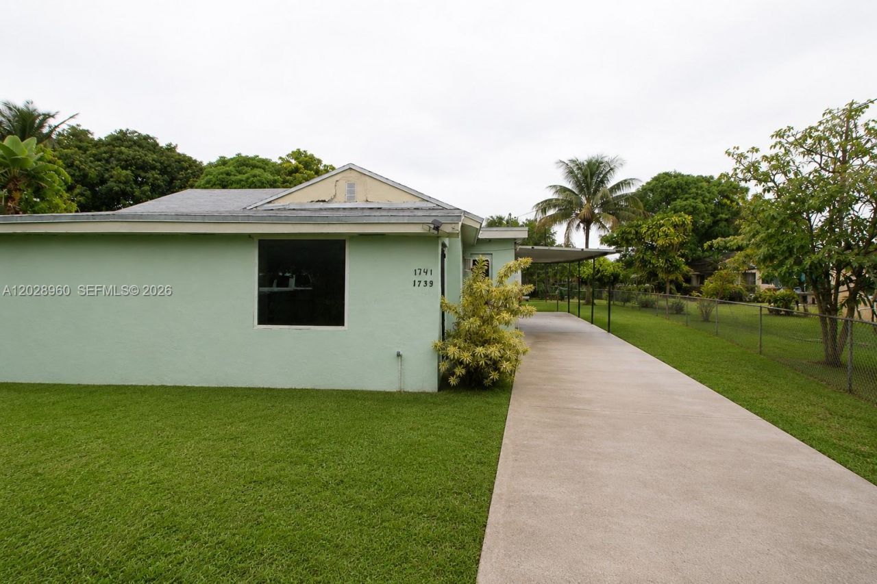 1741 NW 92nd St, Miami, FL 33147 Photo