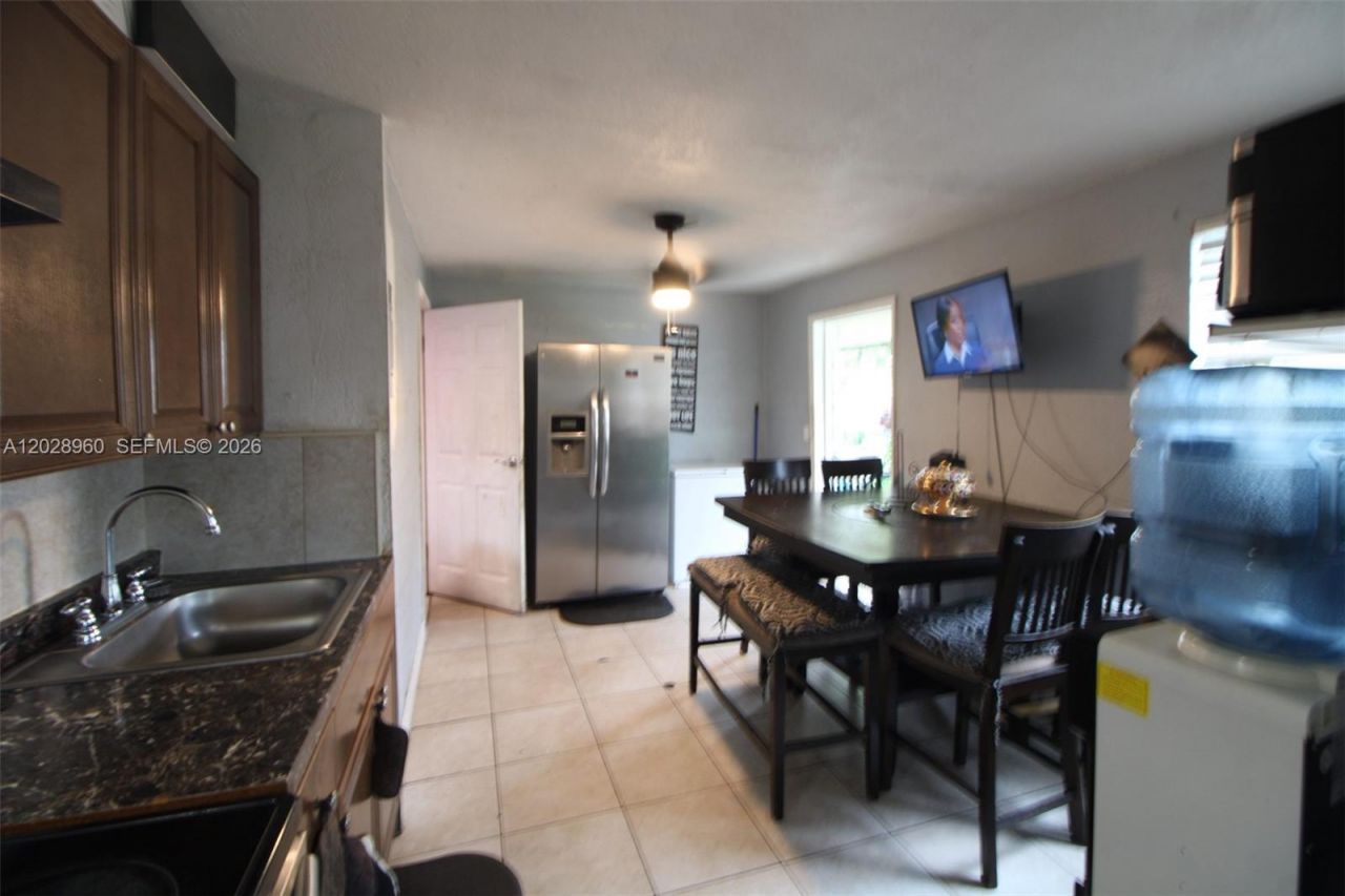 1741 NW 92nd St, Miami, FL 33147 Photo
