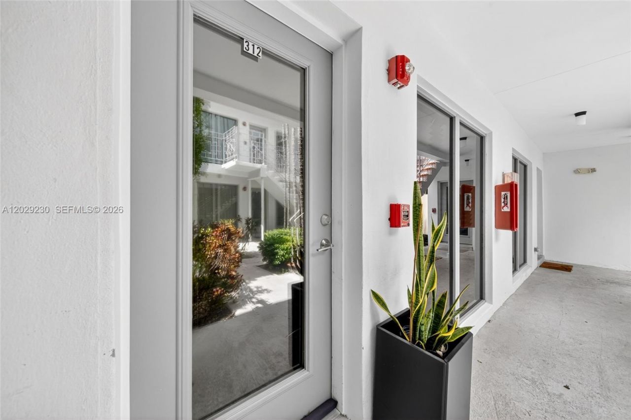 1568 Pennsylvania Ave , Unit 312, Miami Beach, FL 33139 Photo