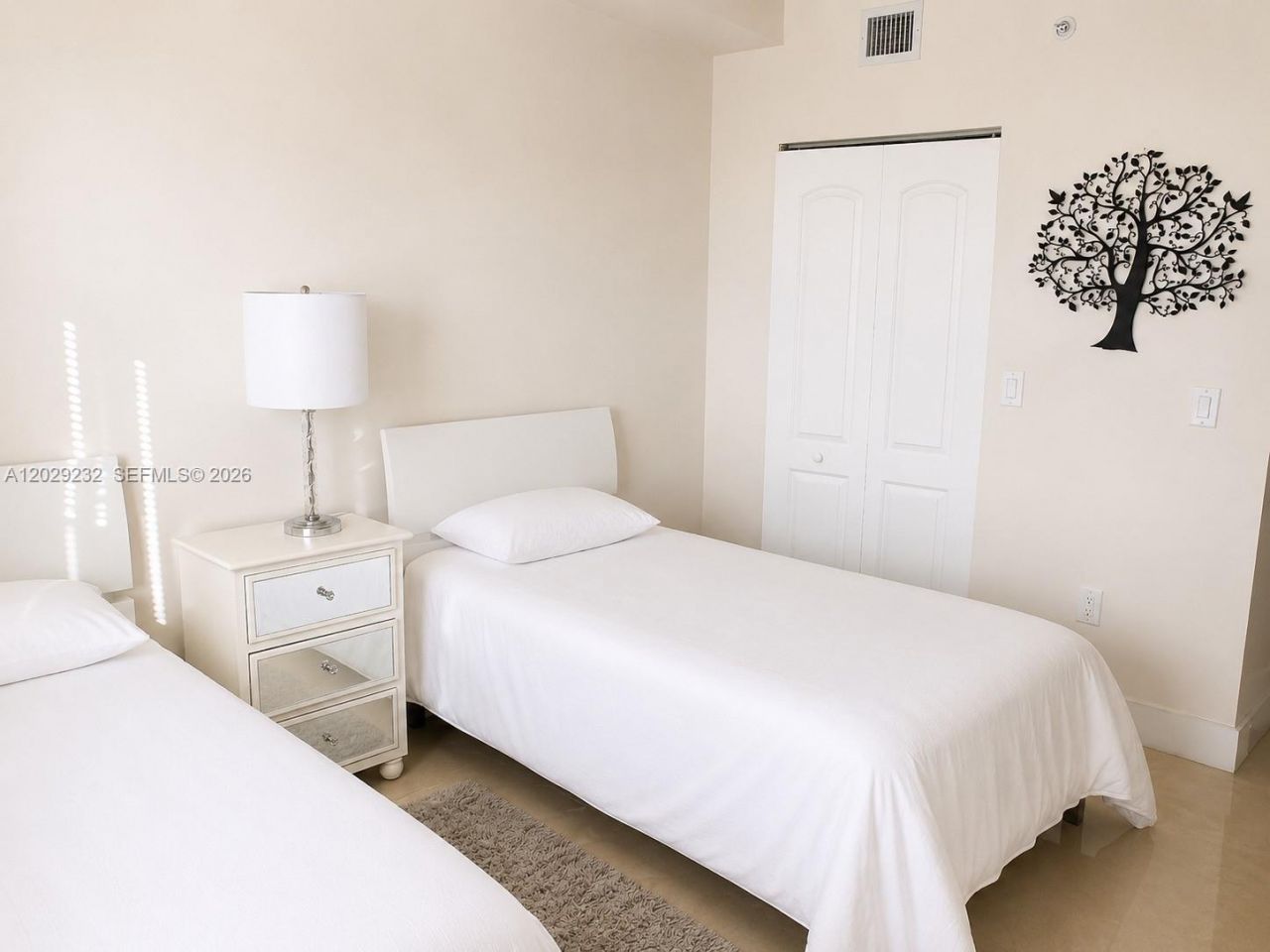 17100 N Bay Rd, Unit 1605, Sunny Isles Beach, FL 33160 Photo