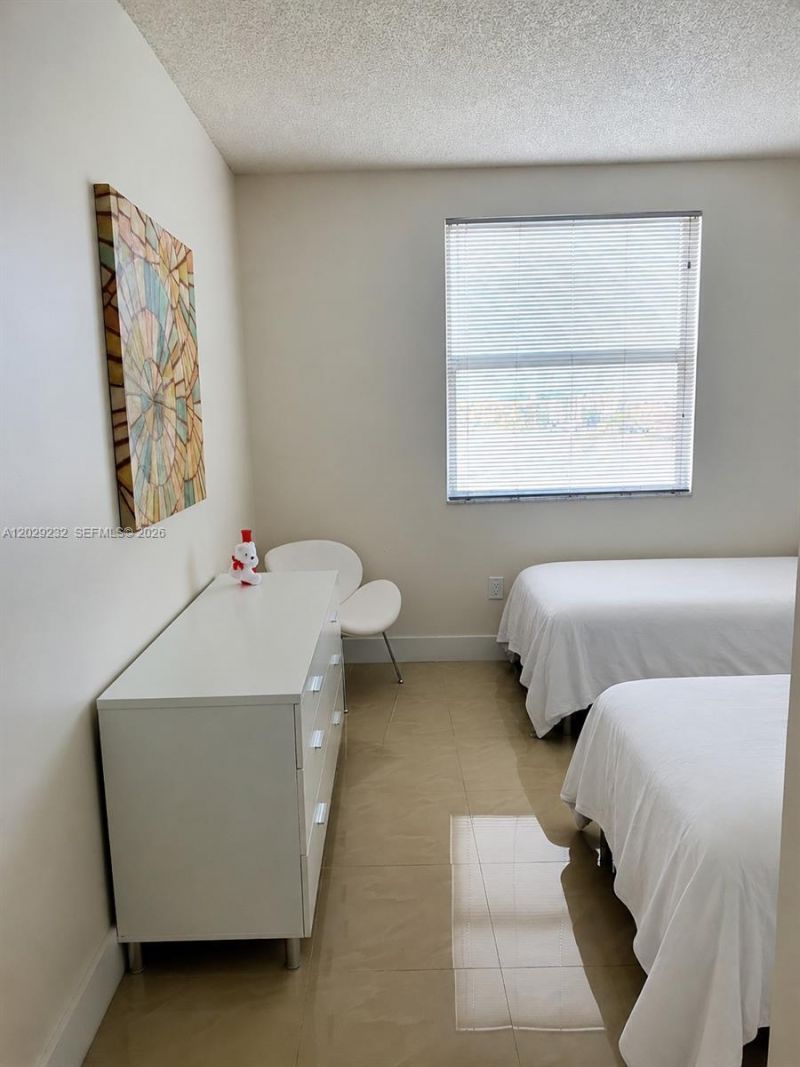 17100 N Bay Rd, Unit 1605, Sunny Isles Beach, FL 33160 Photo