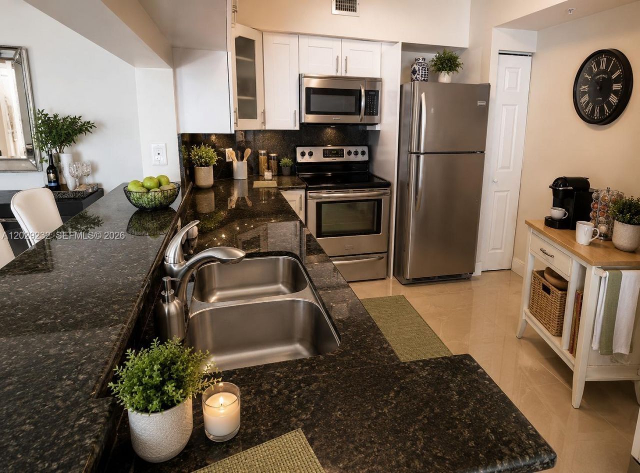 17100 N Bay Rd, Unit 1605, Sunny Isles Beach, FL 33160 Photo
