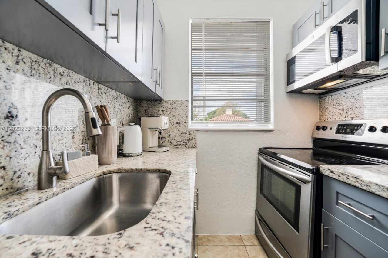 301 SW 10th Ave , Unit 7, Miami, FL 33130 Photo