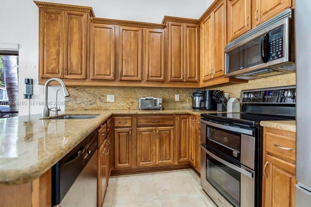 971 NW 89th Ave , Plantation, FL 33324 Photo