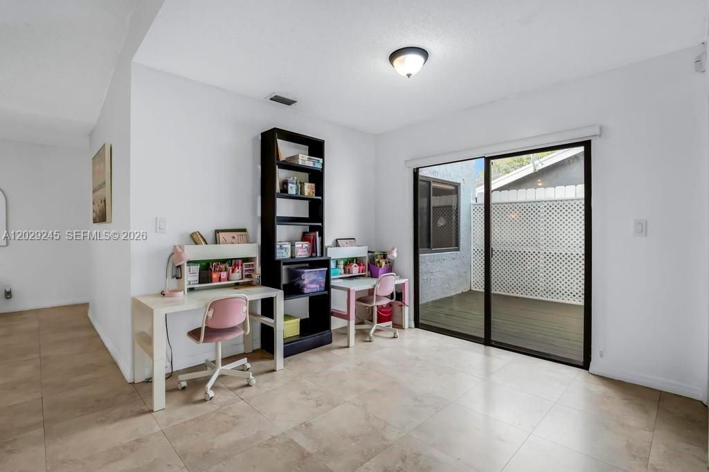 971 NW 89th Ave , Plantation, FL 33324 Photo
