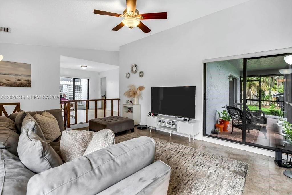 971 NW 89th Ave , Plantation, FL 33324 Photo