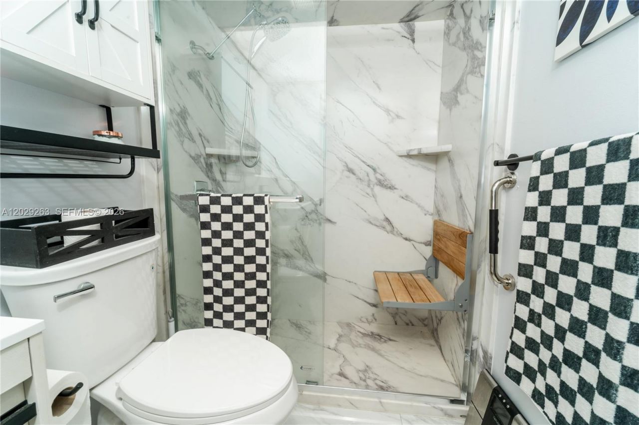 2811 N Pine Island Rd, Unit 102, Sunrise, FL 33322 Photo