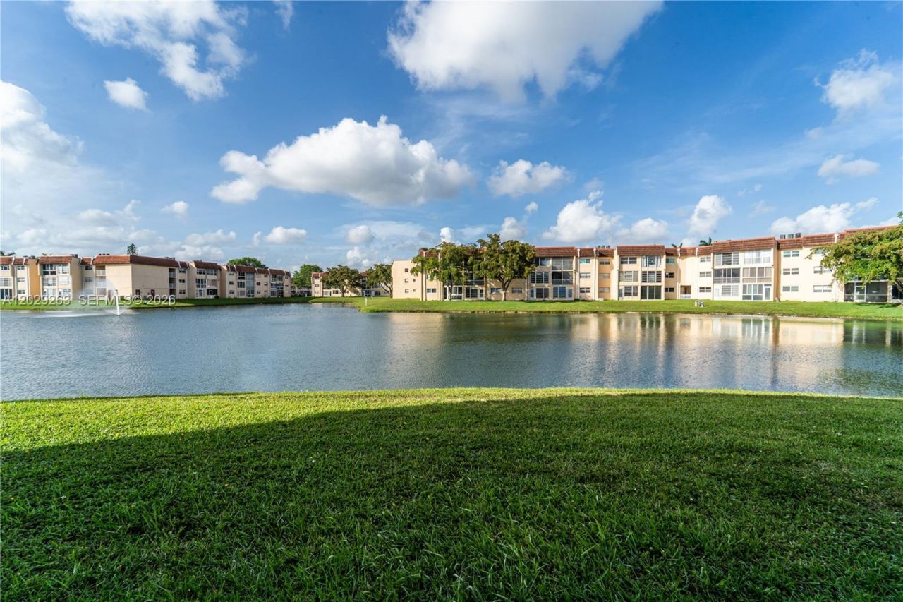 2811 N Pine Island Rd, Unit 102, Sunrise, FL 33322 Photo