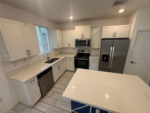 1048 SE 23rd Ter , Homestead, FL 33035