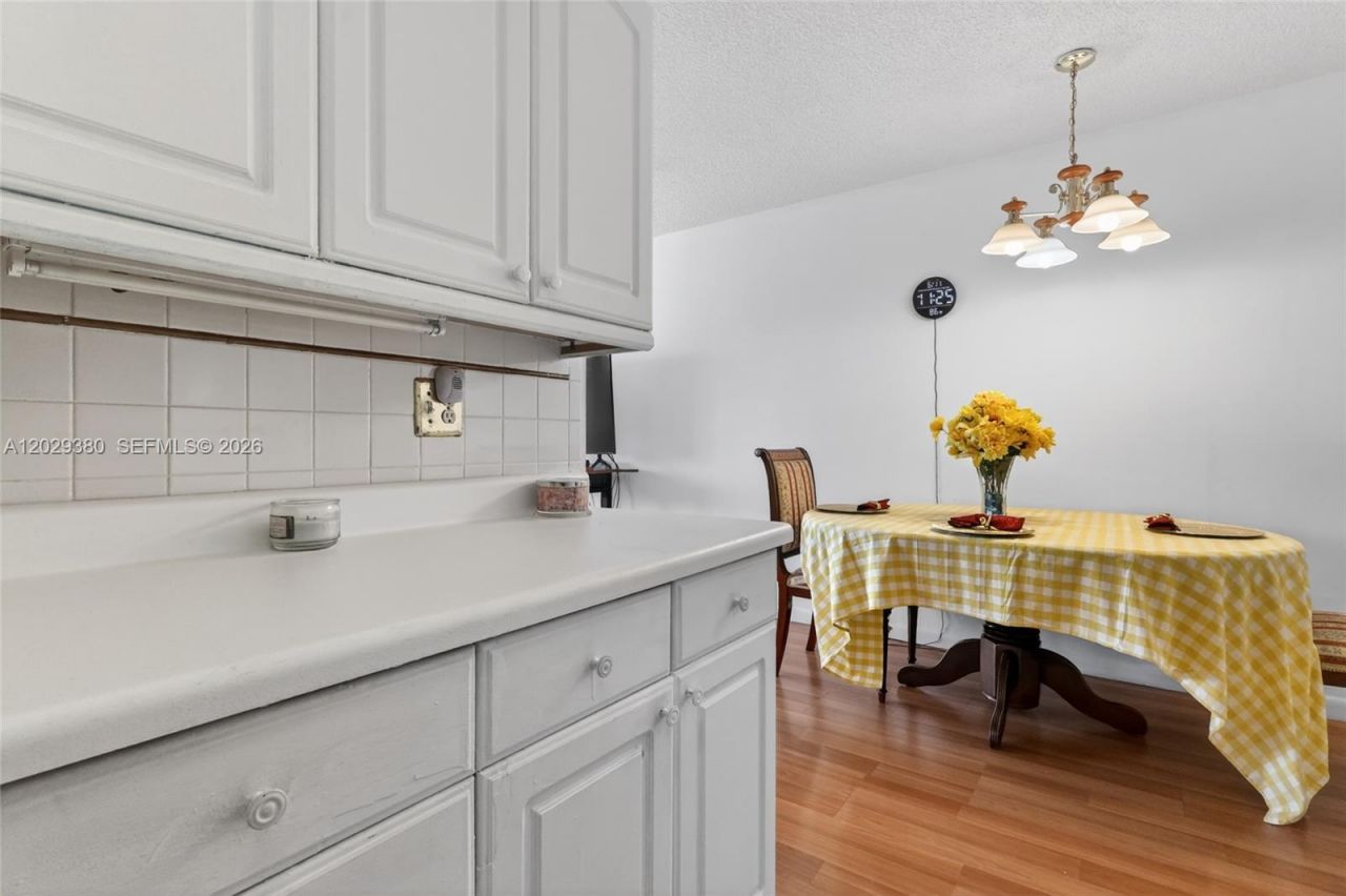 820 SW 11th Ave , Unit 15B, Hallandale Beach, FL 33009 Photo
