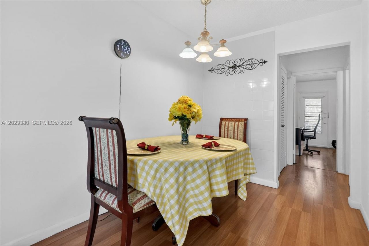 820 SW 11th Ave , Unit 15B, Hallandale Beach, FL 33009 Photo