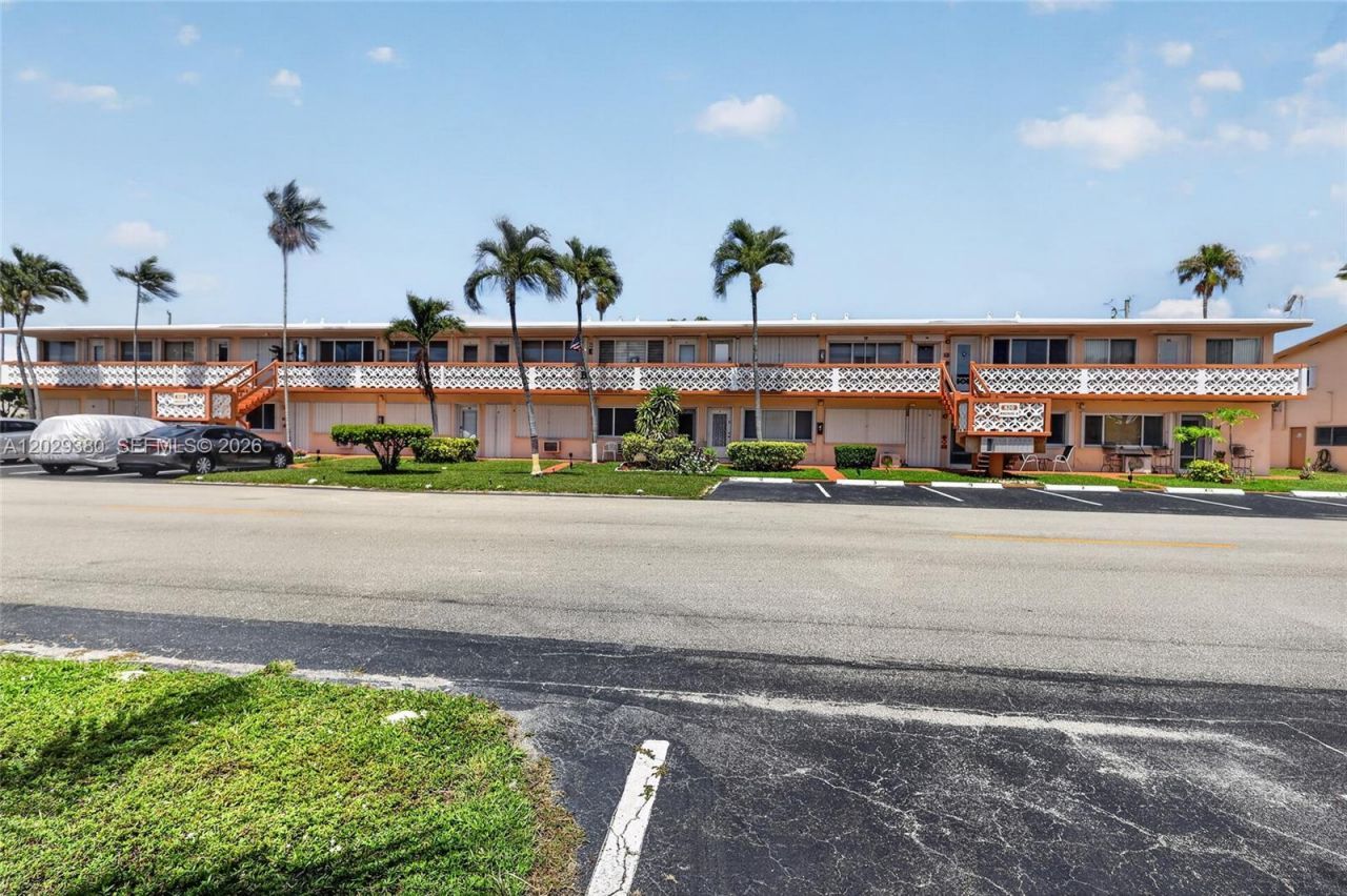 820 SW 11th Ave , Unit 15B, Hallandale Beach, FL 33009 Photo