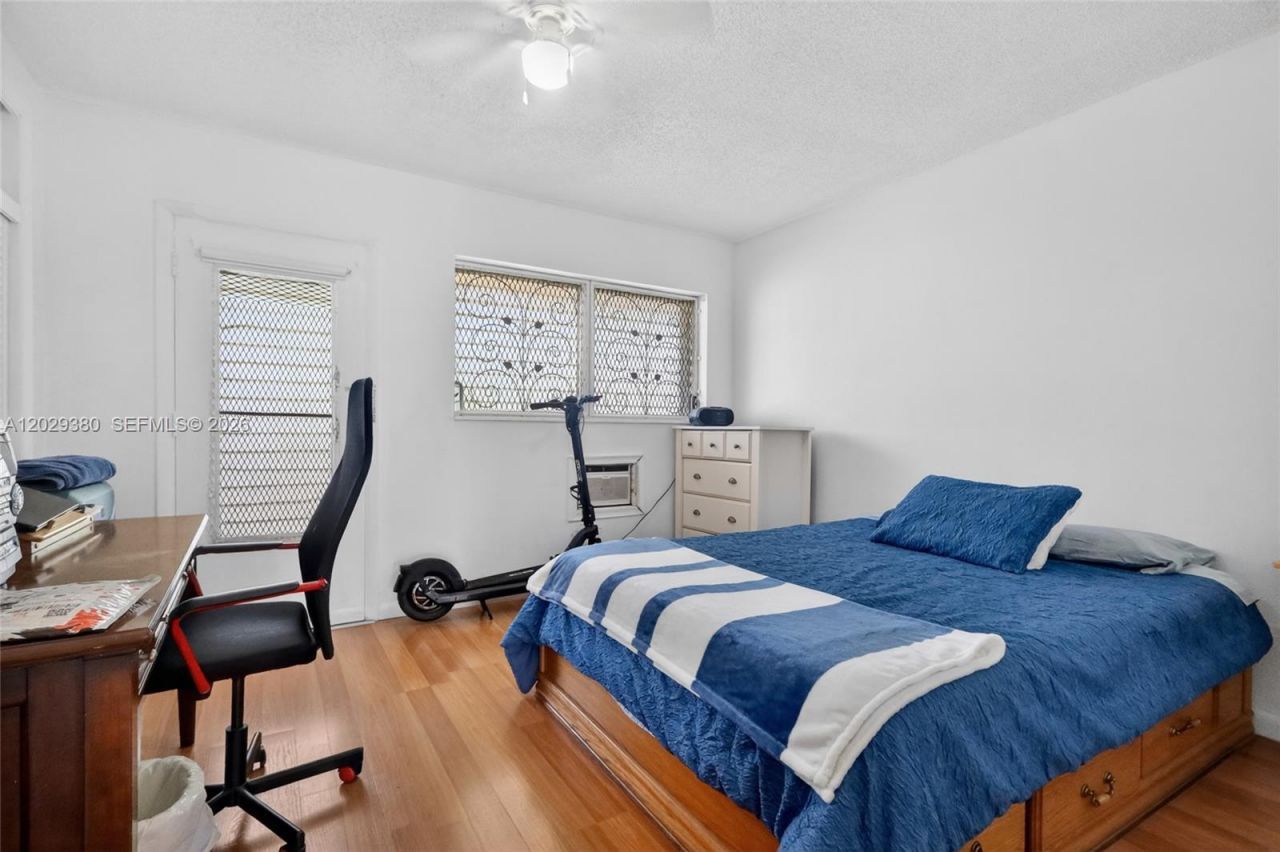 820 SW 11th Ave , Unit 15B, Hallandale Beach, FL 33009 Photo