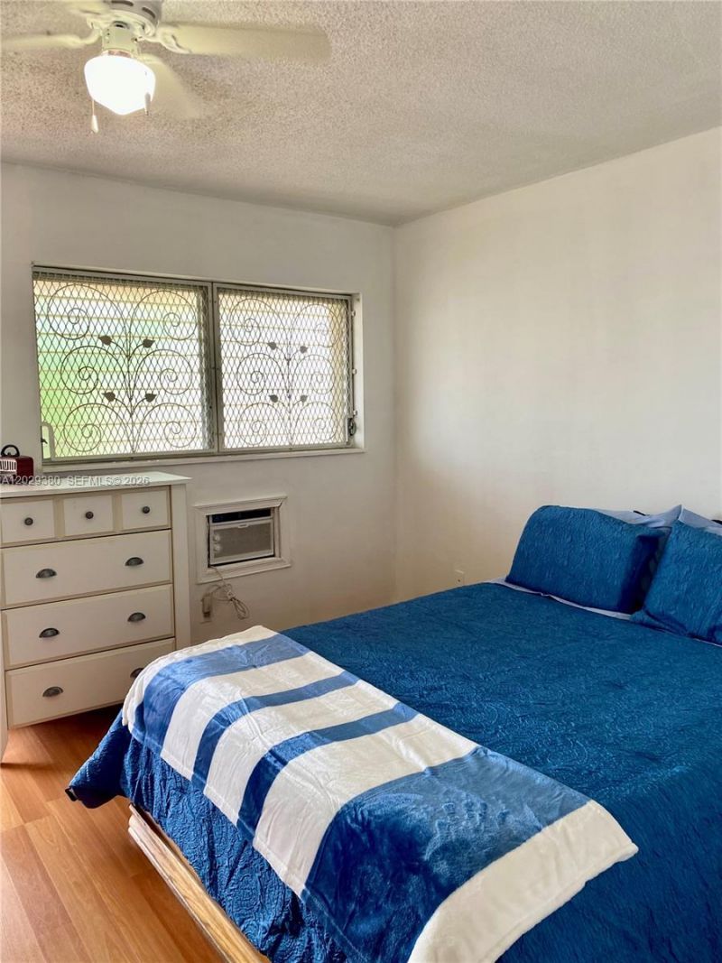 820 SW 11th Ave , Unit 15B, Hallandale Beach, FL 33009 Photo