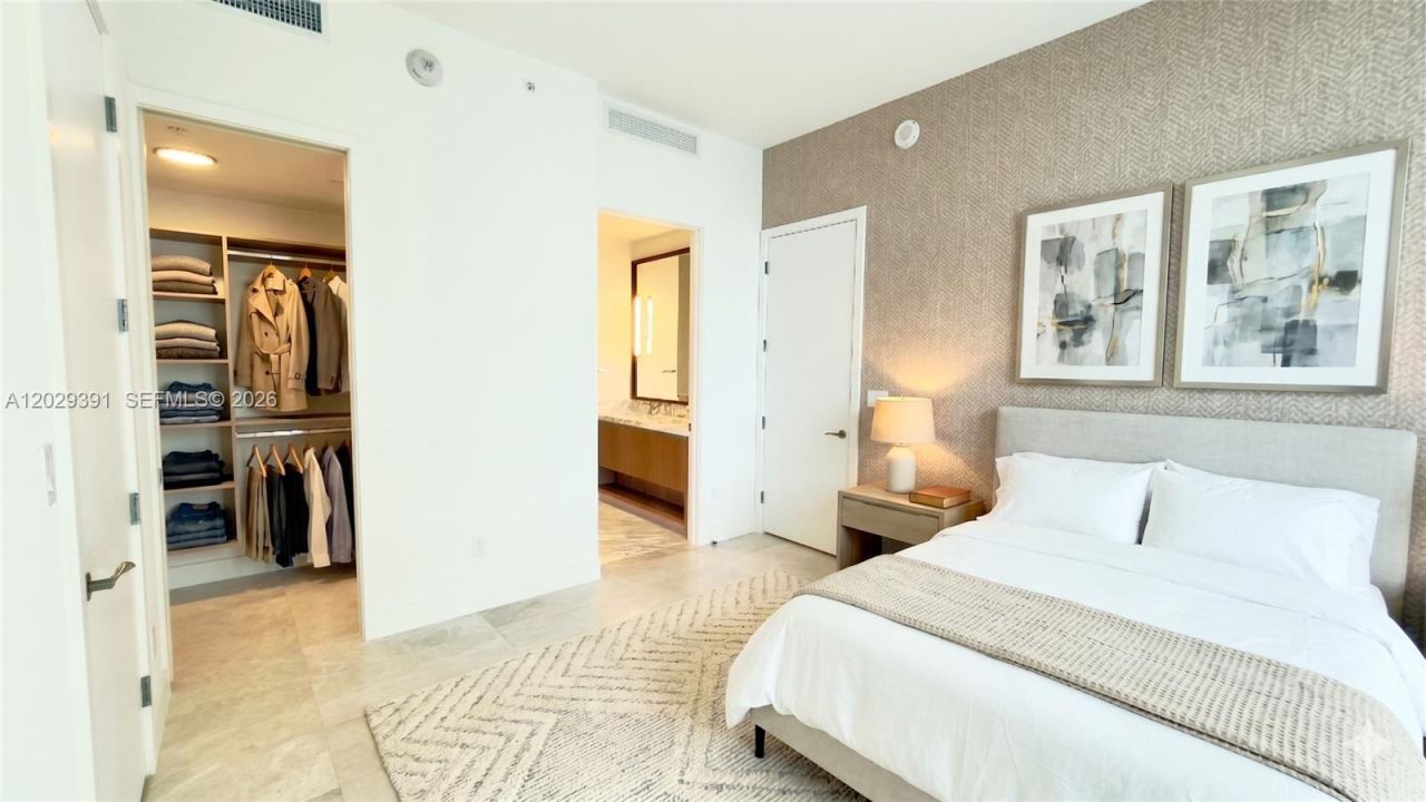 174 SE 25 Rd , Unit 504, Miami, FL 33131 Photo