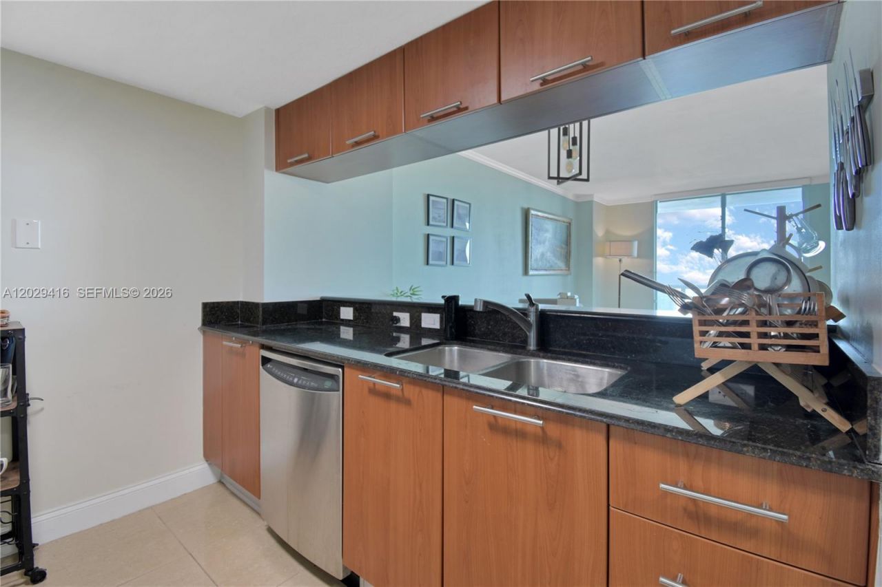 1800 N Bayshore Dr , Unit 2308, Miami, FL 33132 Photo
