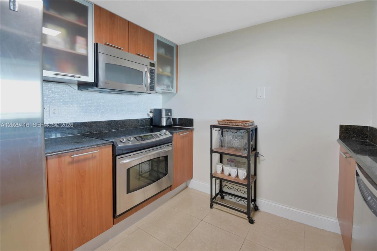 1800 N Bayshore Dr , Unit 2308, Miami, FL 33132 Photo