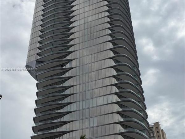 150 SE 25th Rd , Miami, FL 33131