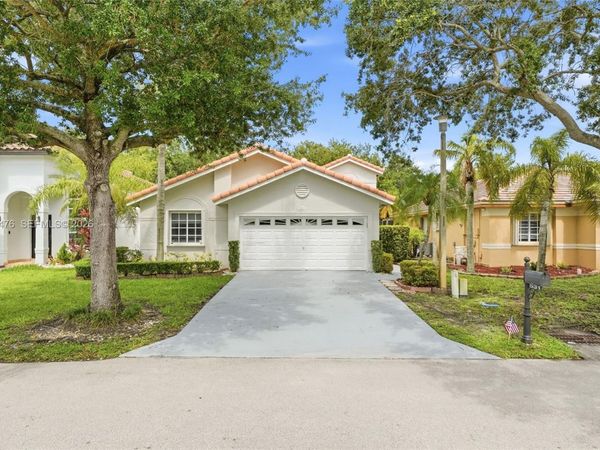 531 SW 176th Ave , Pembroke Pines, FL 33029