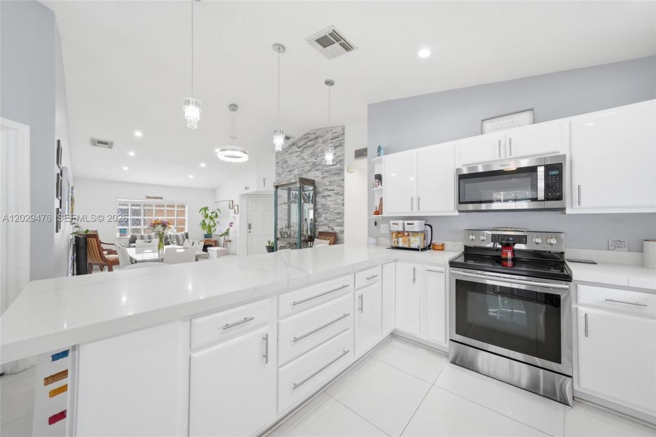 531 SW 176th Ave , Pembroke Pines, FL 33029 Photo