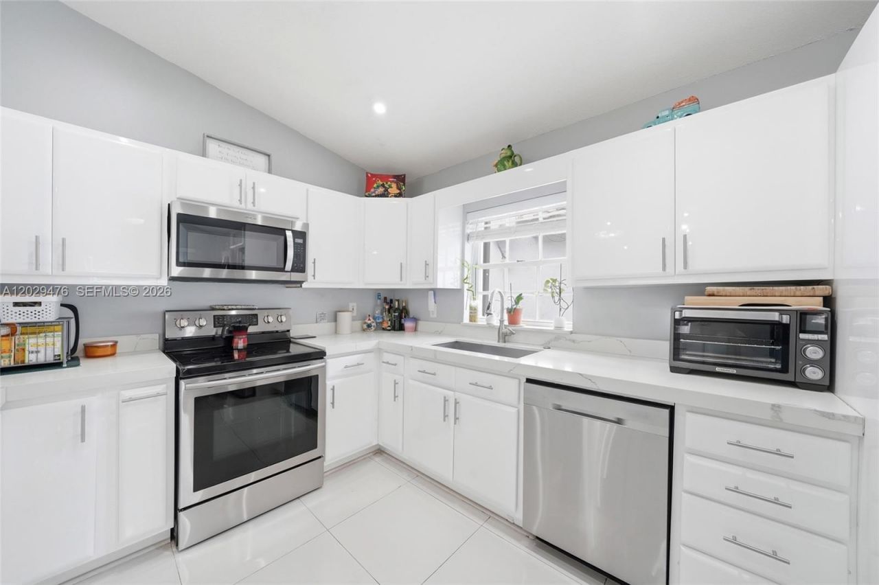 531 SW 176th Ave , Pembroke Pines, FL 33029 Photo