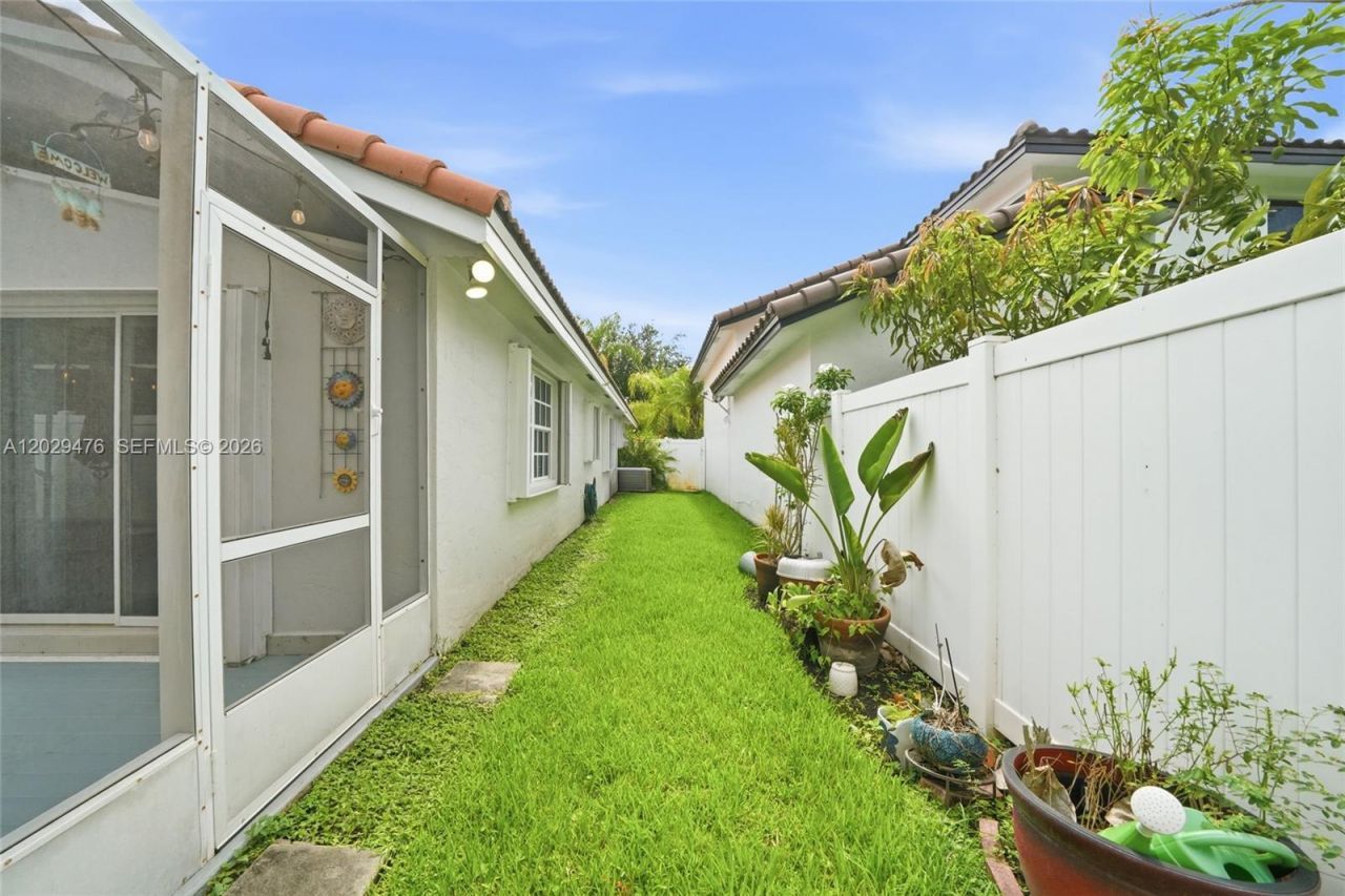 531 SW 176th Ave , Pembroke Pines, FL 33029 Photo