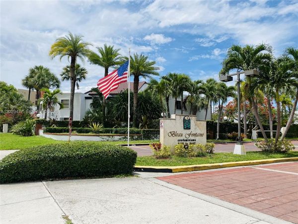 9429 Fontainebleau Blvd, Unit 201-33, Miami, FL 33172
